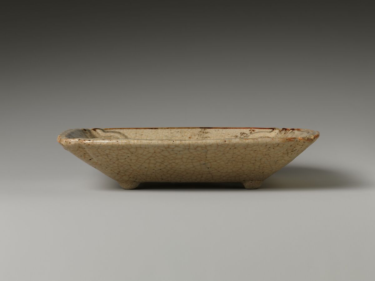 Molded Dish with Autumn Grasses, Stoneware with underglaze iron decoration (Mino ware, Shino style), Japan