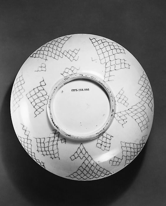 Dish, Porcelaneous stoneware painted in underglaze blue (Arita ware, Imari type), Japan