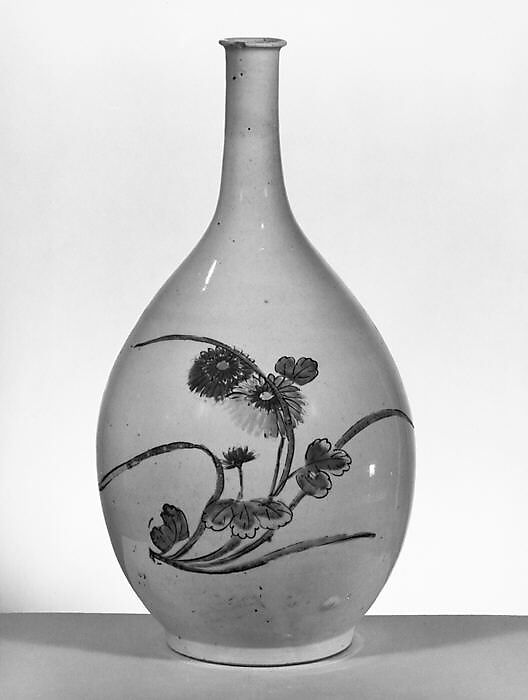 Bottle, Porcelain painted in overglaze polychrome enamels (Arita ware), Japan 