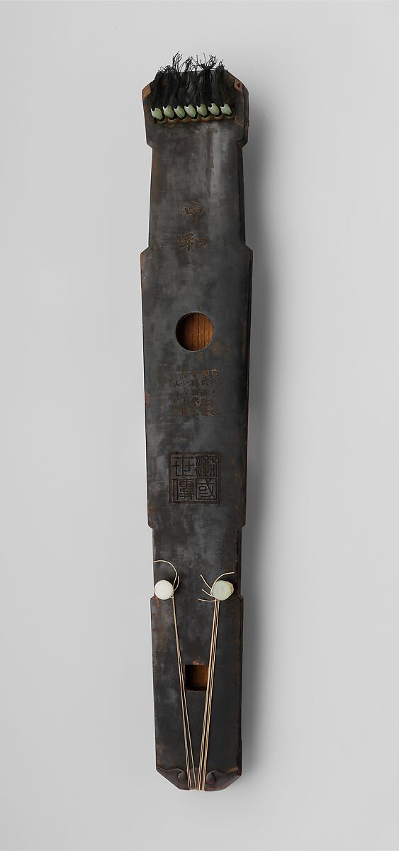 Guqin (古琴 ), Prince Lu (Chinese, 1628–1644), Wood (wutong and zi), silk, jade, lacquer, mother-of-pearl, Chinese