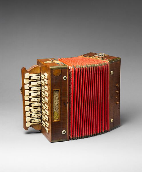 Accordion, Soprani &amp; Figli, Wood, paper, cloth, brass and various materials, Italian 