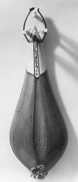 Lyra, Wood, ivory, horn?, Greek