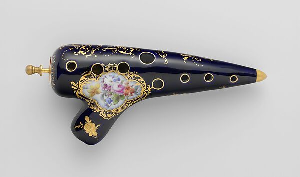 Ocarina, Sächsische Ofen- und Porzellanfabrik Meissen (former Teichert Werke)., Porcelain, metal, probably German 