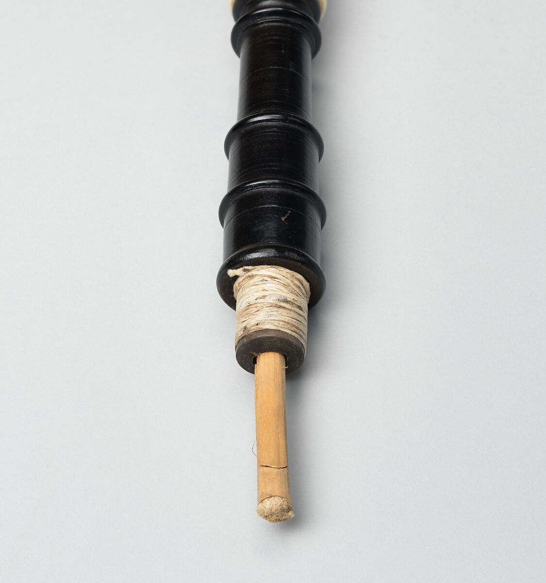 Binioù kozh (bagpipe), Wood, leather, cane reed, various materials, French