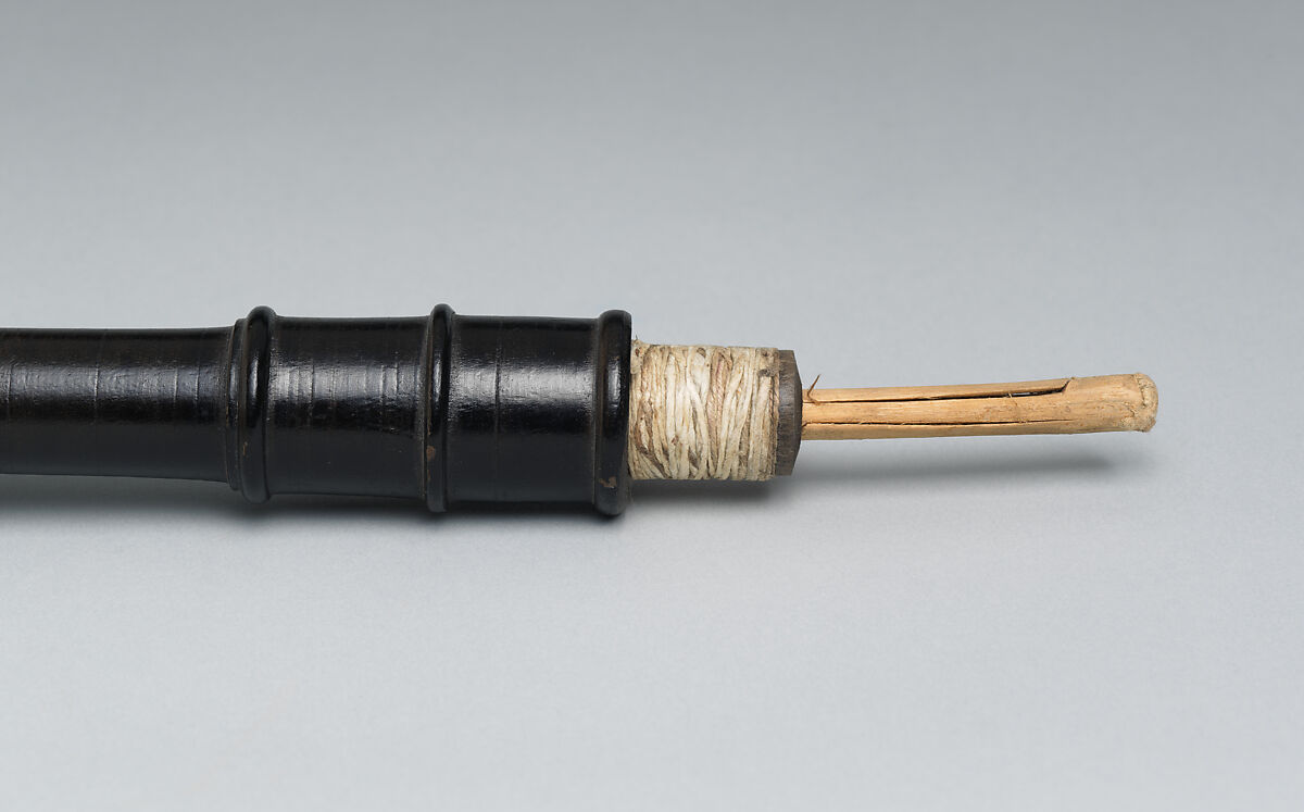 Binioù kozh (bagpipe), Wood, leather, cane reed, various materials, French