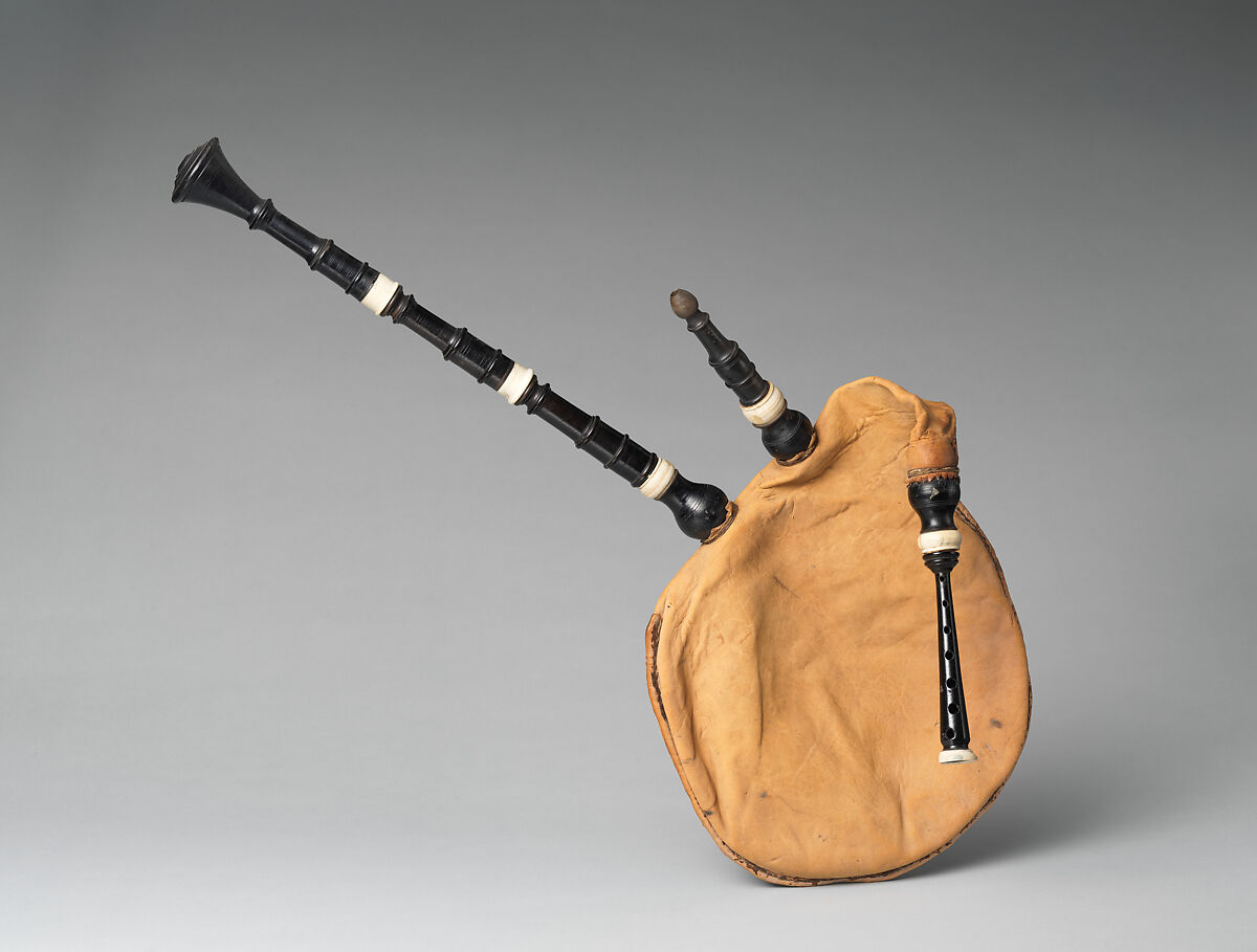 Binioù kozh (bagpipe), Wood, leather, cane reed, various materials, French 