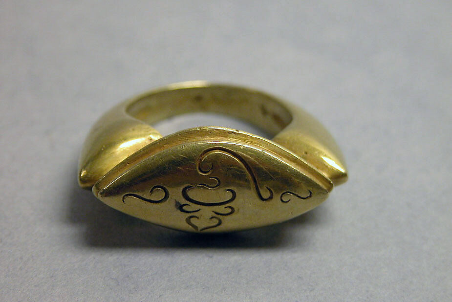 Ring with Oblong Bezel and "Sri" Inscription, Gold, Indonesia (Java) 