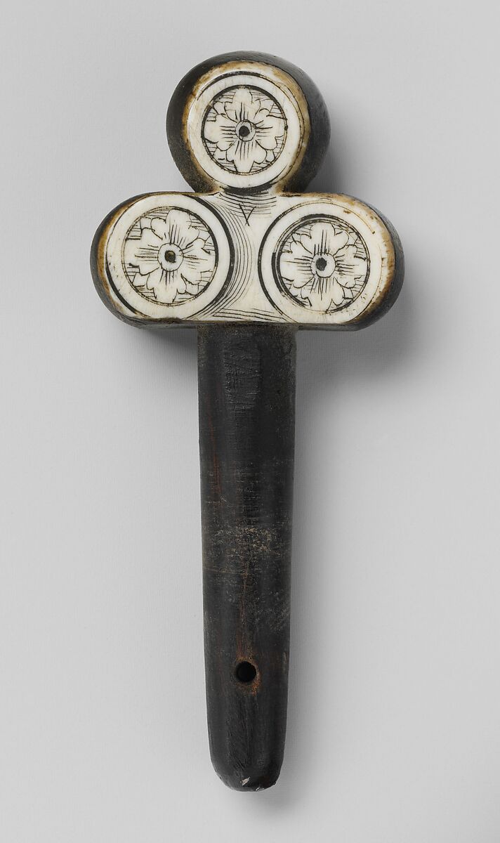 Guitar, Spruce, ebony, ivory, tortoiseshell, mother-of-pearl, brass, Italian