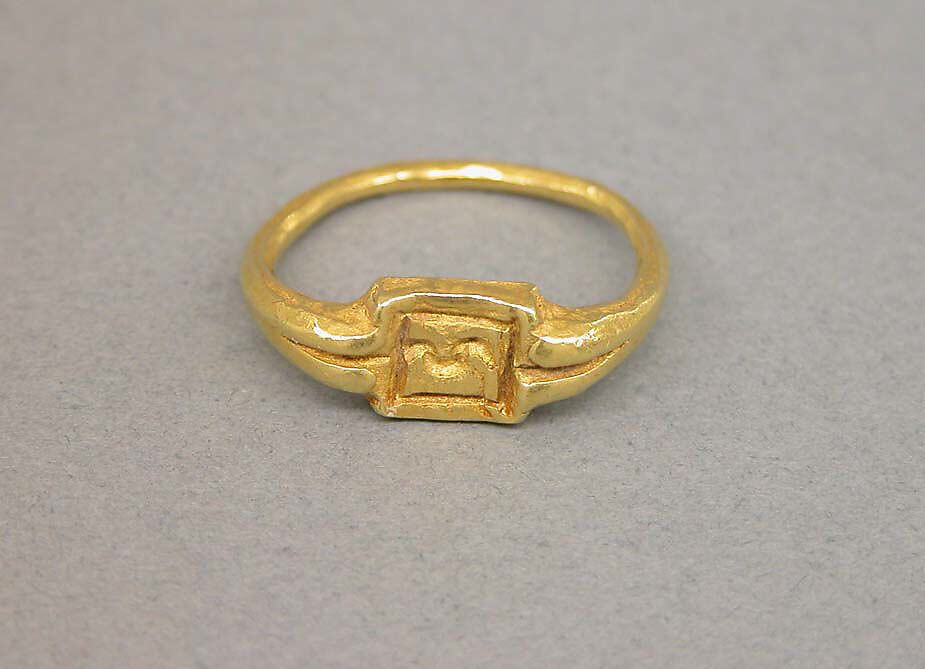 Ring with Square Bezel, Gold, Indonesia (Java) 