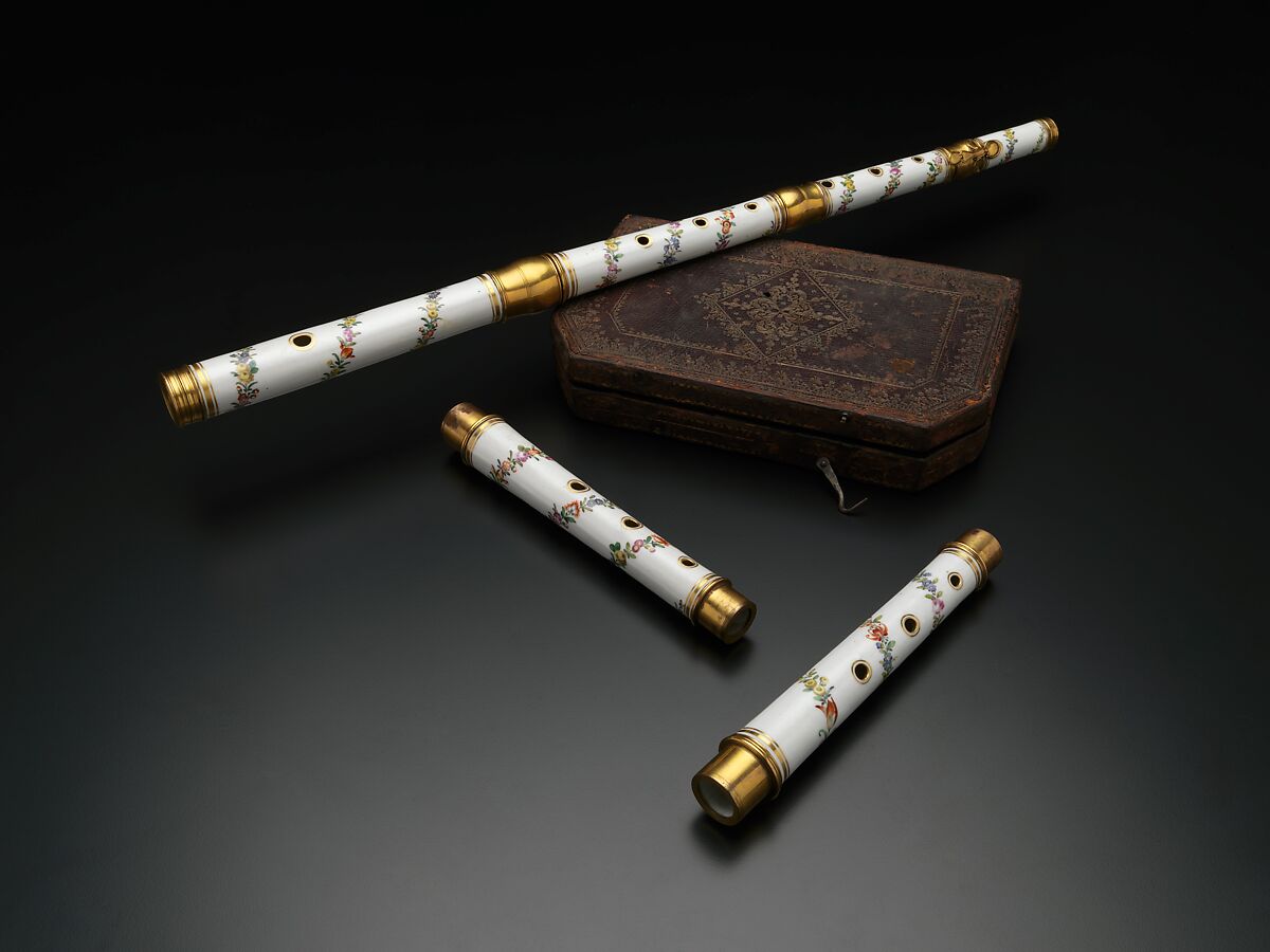 Transverse Flute in D-flat, Hard-paste porcelain, gold-plated brass, German 