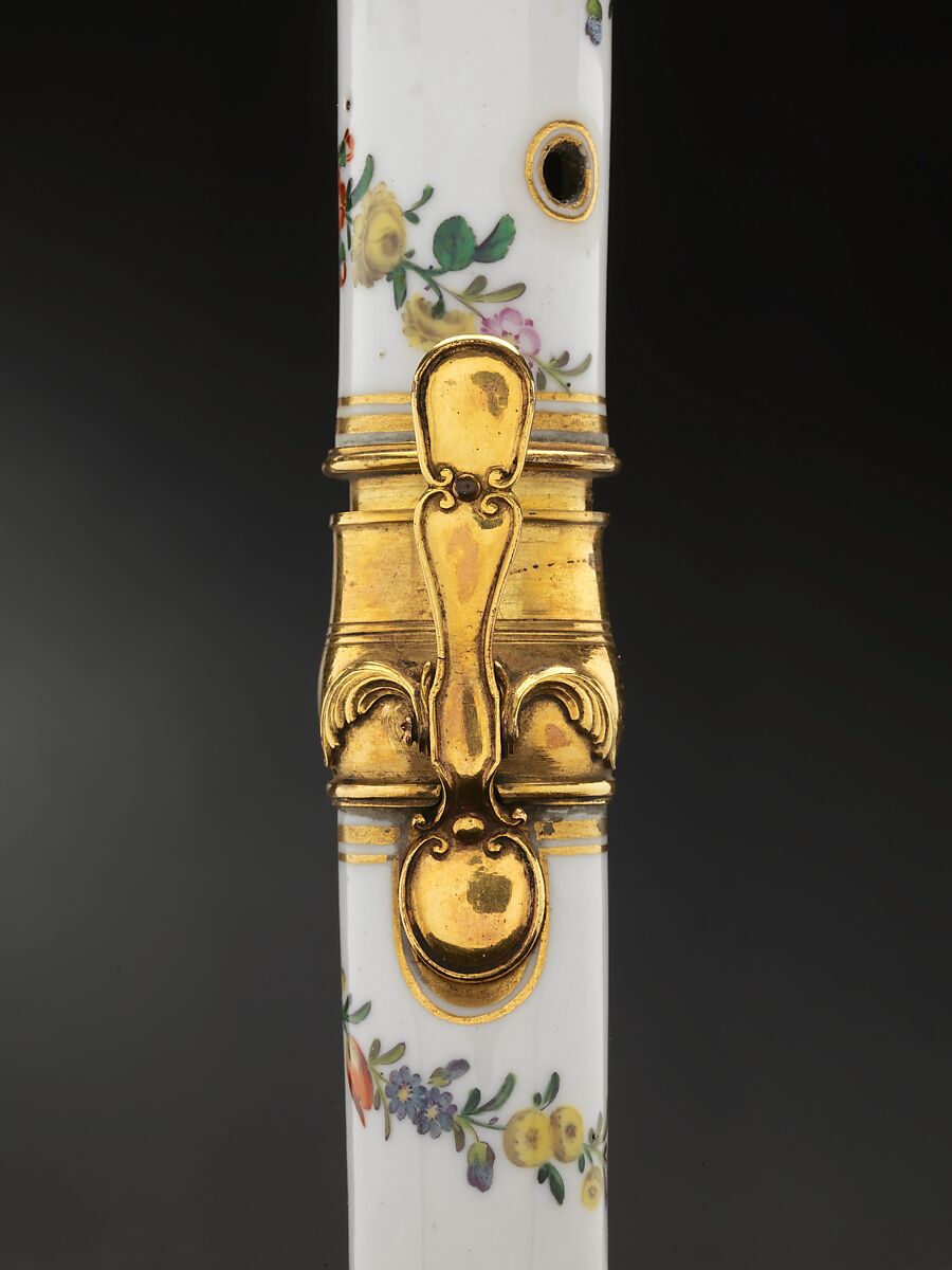 Transverse Flute in D-flat, Hard-paste porcelain, gold-plated brass, German