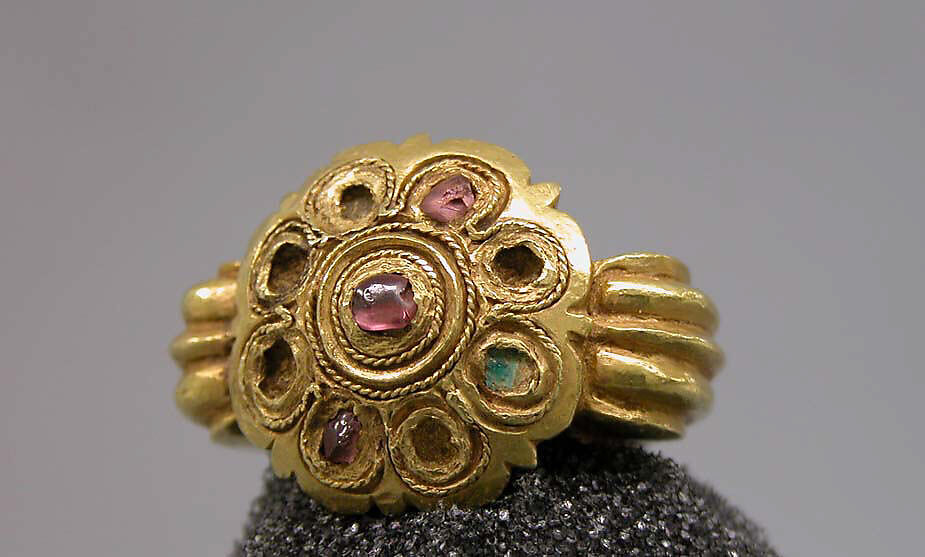 Stirrup-Shaped Ring with Stones Set in Circular Bezel, Gold with stones, Indonesia (Java) 