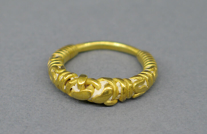 Ring with Hoop of Twisted Wire, Gold, Indonesia (Java) 