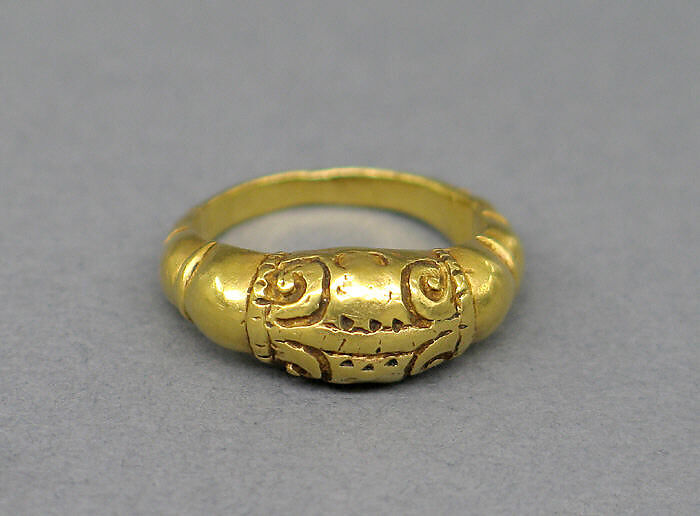 Ring with Ribbed Hoop and Incised Floral Motif, Gold, Indonesia (Java) 