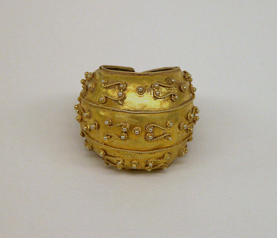 Spherical Weighted Clasp with Filigree Ornamentation, Gold, Indonesia (Java) 