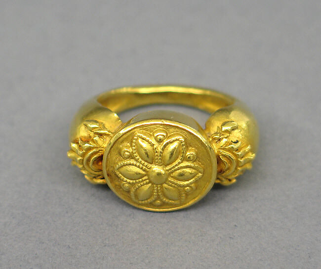 Stirruped-Shaped Ring with Circular Bezel with Lotus, Gold, Indonesia (Java) 