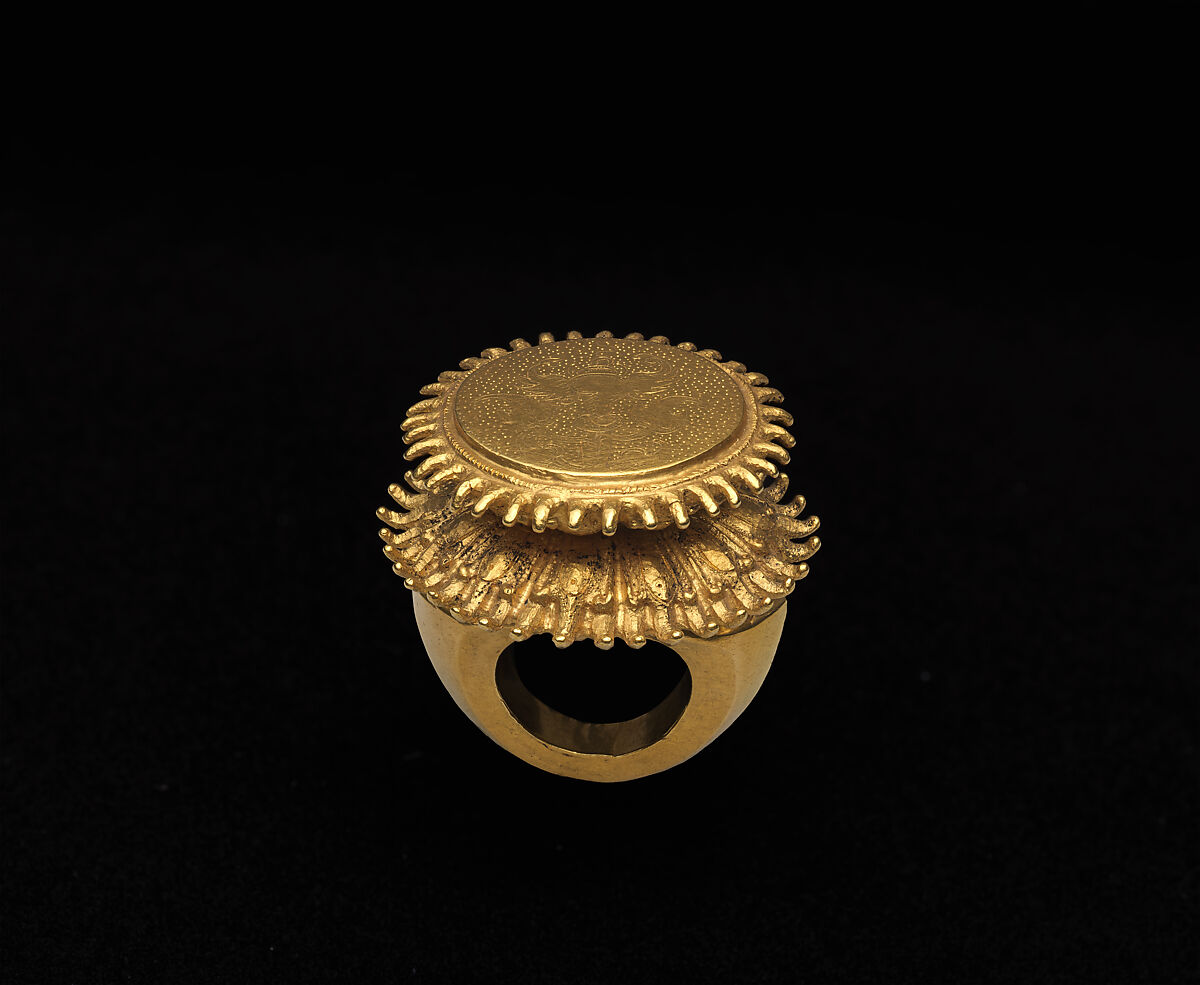 Double Lotus Shaped Ring with Incised Conch Motif, Gold, Indonesia (Java) 