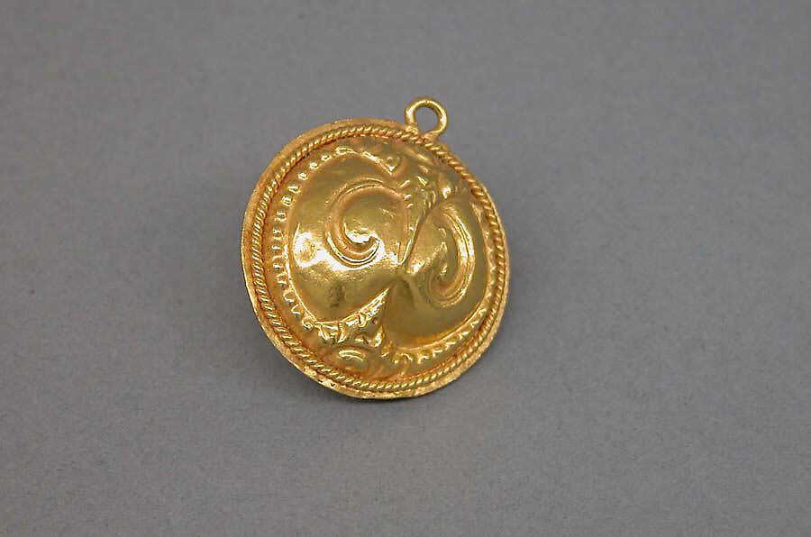 Circular Pendant with Abstract Foliate Motifs, Gold, Indonesia (Java)