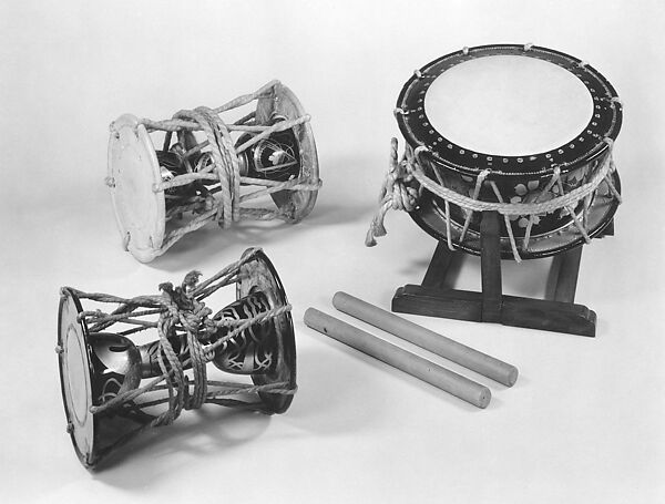 O-tsuzumi (大鼓 ), Wood, hide, Japanese