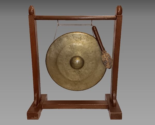 Gong suwukan (knobbed gong), bronze, wood, cloth, Balinese