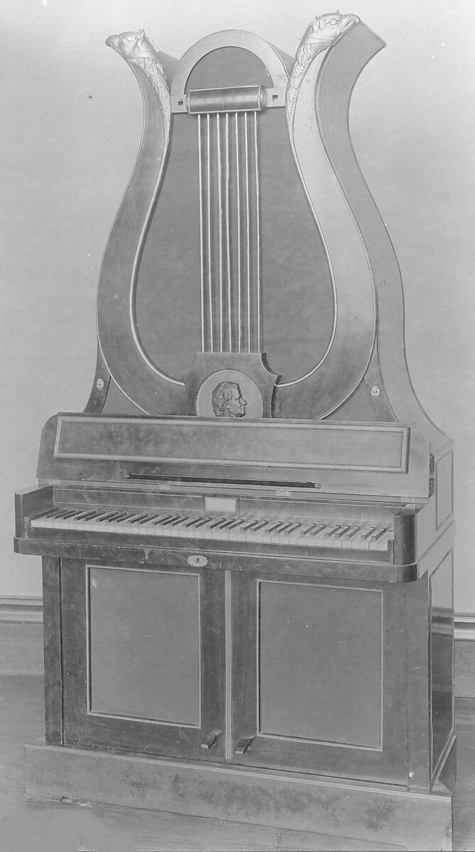 First upright outlet piano