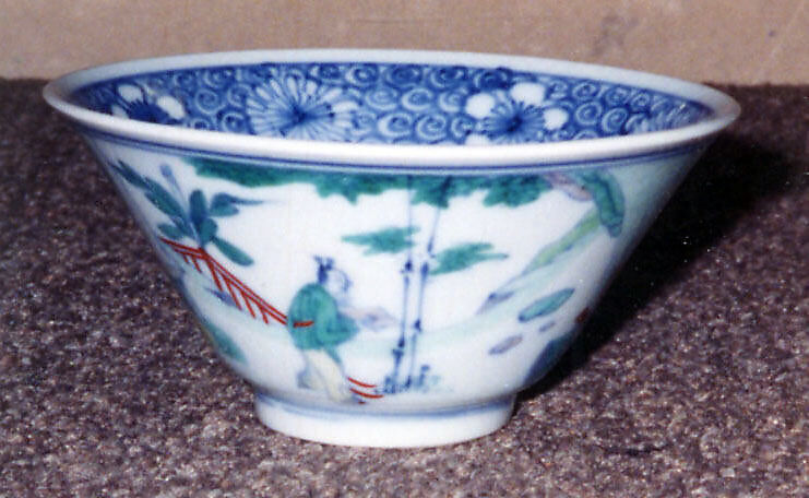 Bowl, Porcelain painted in underglaze blue and overglaze polychrome enamels, China