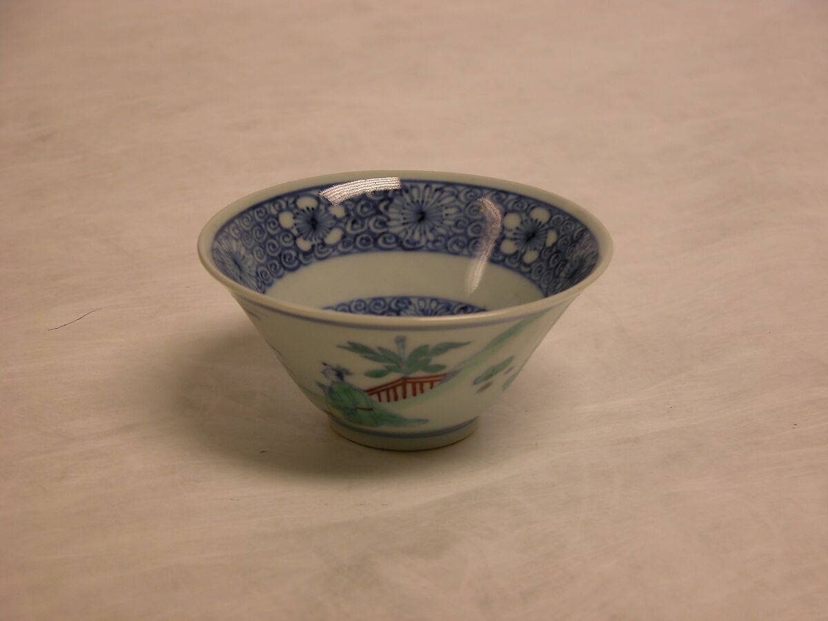 Bowl, Porcelain painted in underglaze blue and overglaze polychrome enamels, China 