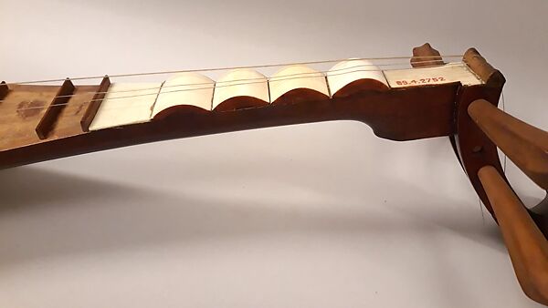 Pipa (琵琶 ), Shop of Refined Tones, Guangzhou (Canton), Wood, silk strings, ivory, Chinese