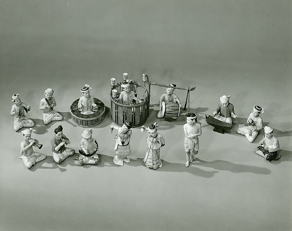 Saing Waing Ah-Pwe (figures of Burmese orch), Wood, paint, Burmese