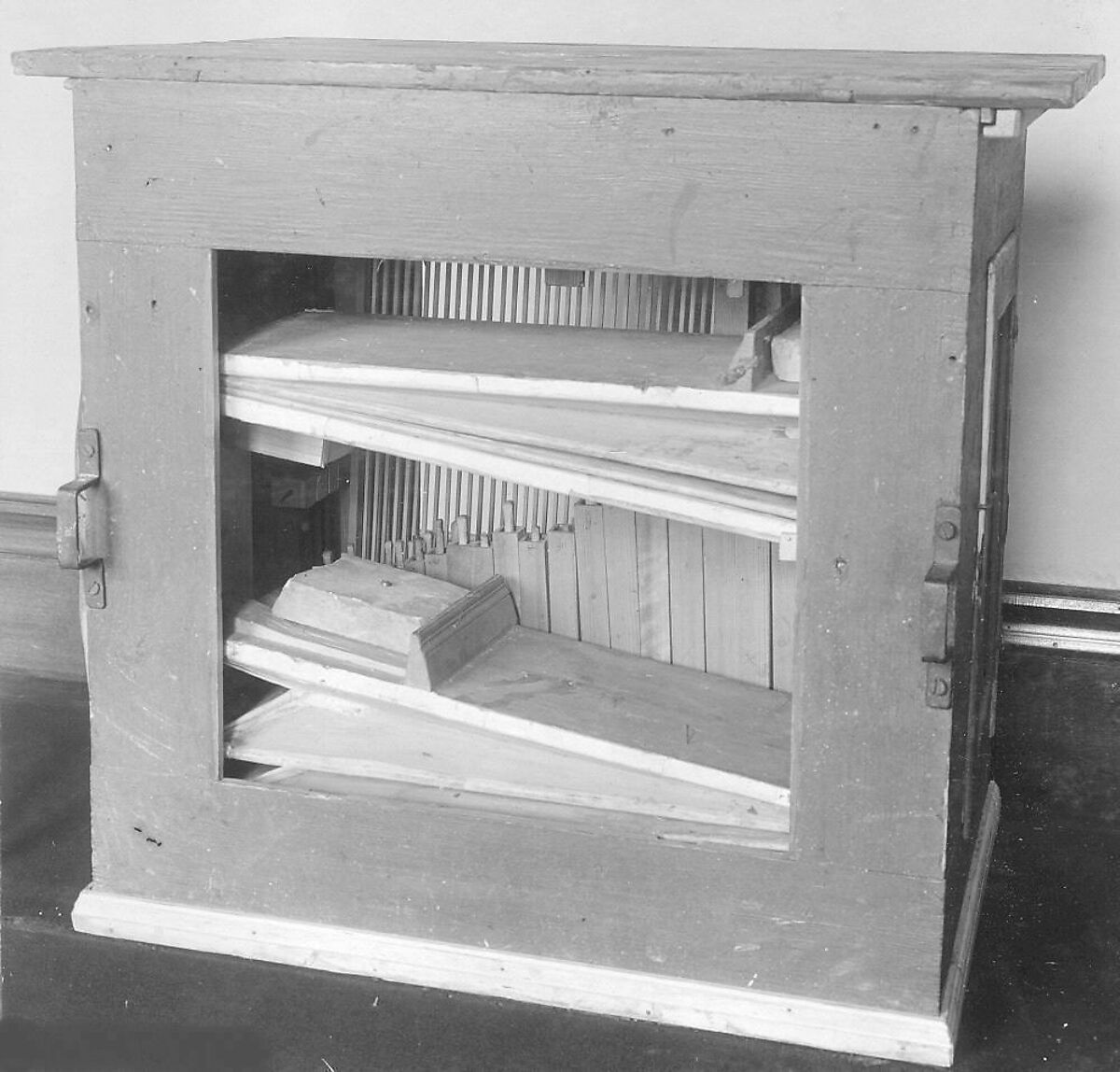Chest Organ, Wood, stone, leather, metal, German