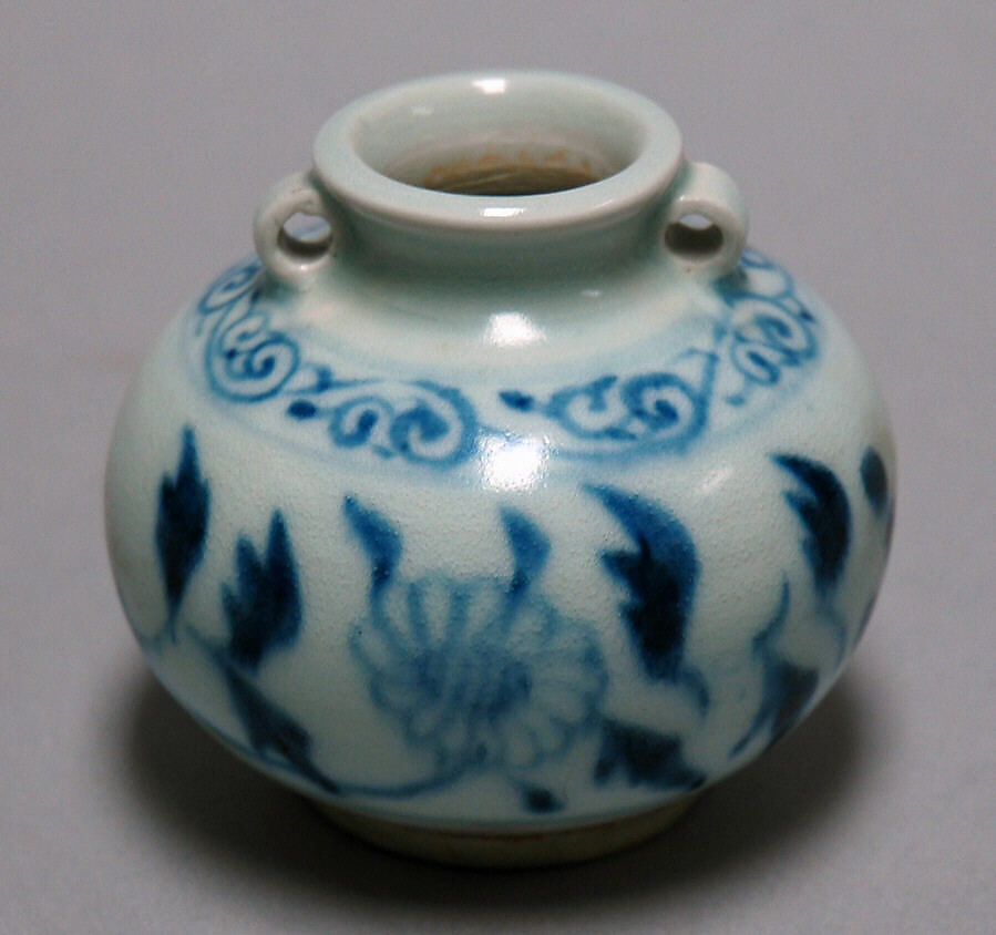 Jar, Porcelain painted in underglaze blue, China 