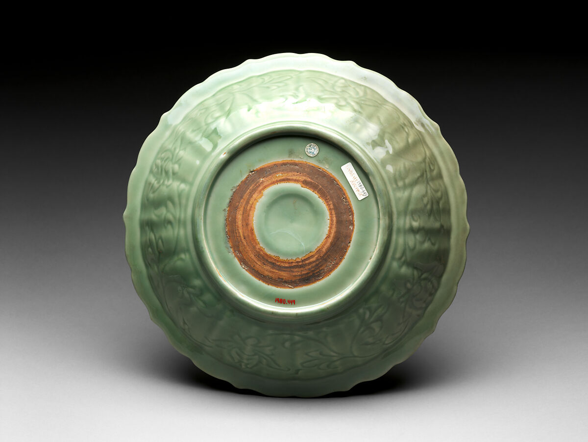 Plate with Lotus, Porcelain with incised decoration under celadon glaze (Zhejiang Province, Longquan ware), China