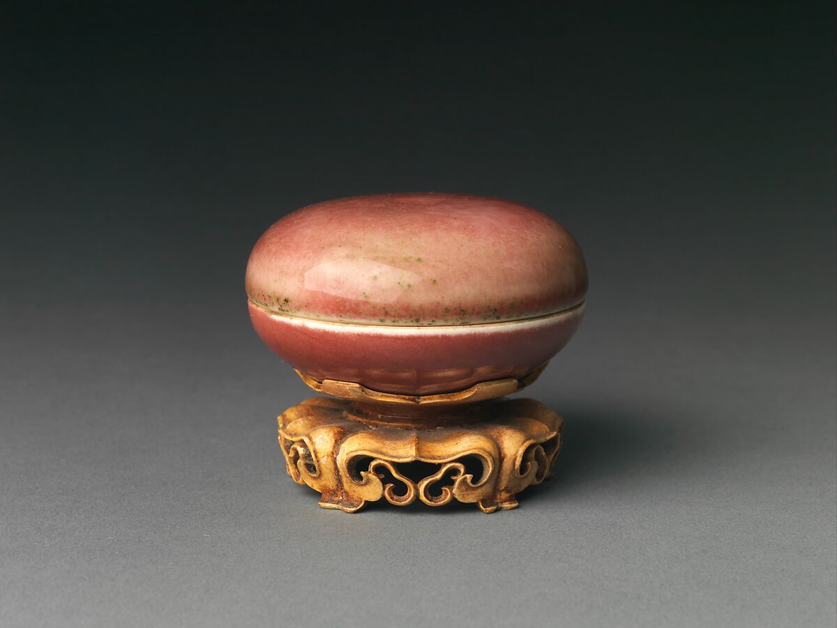 Rouge Box, Porcelain with peachbloom and white glazes, China 