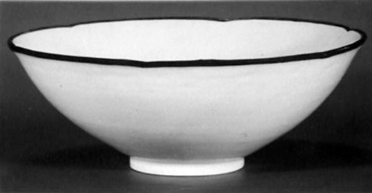Waster, Porcelain with ivory glaze, metal rim (Ding ware), China