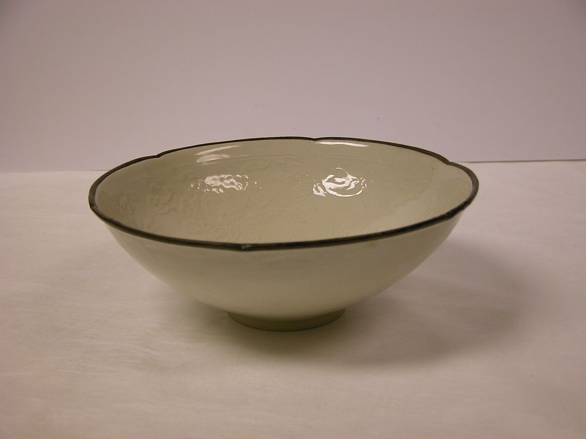 Waster, Porcelain with ivory glaze, metal rim (Ding ware), China 