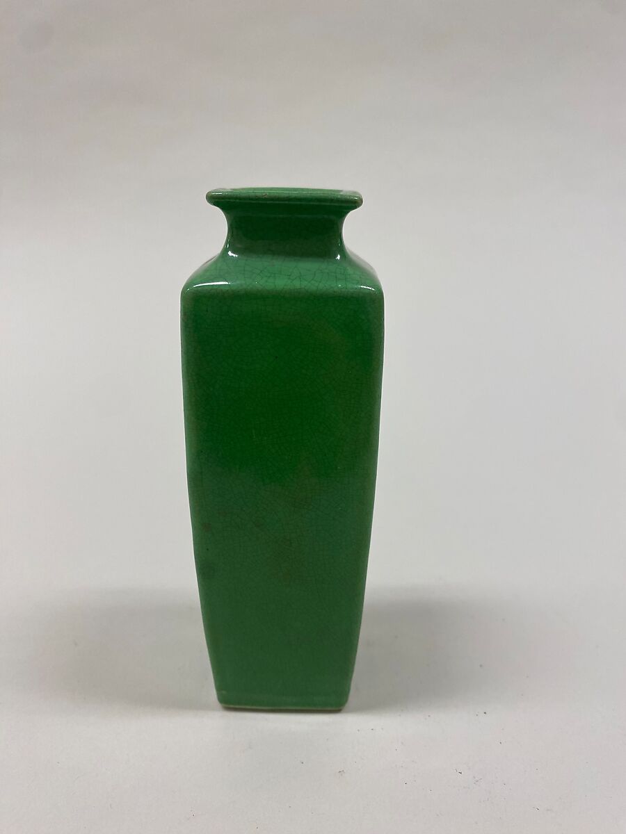 Square vase, Porcelain with green glaze (Jingdezhen ware), China