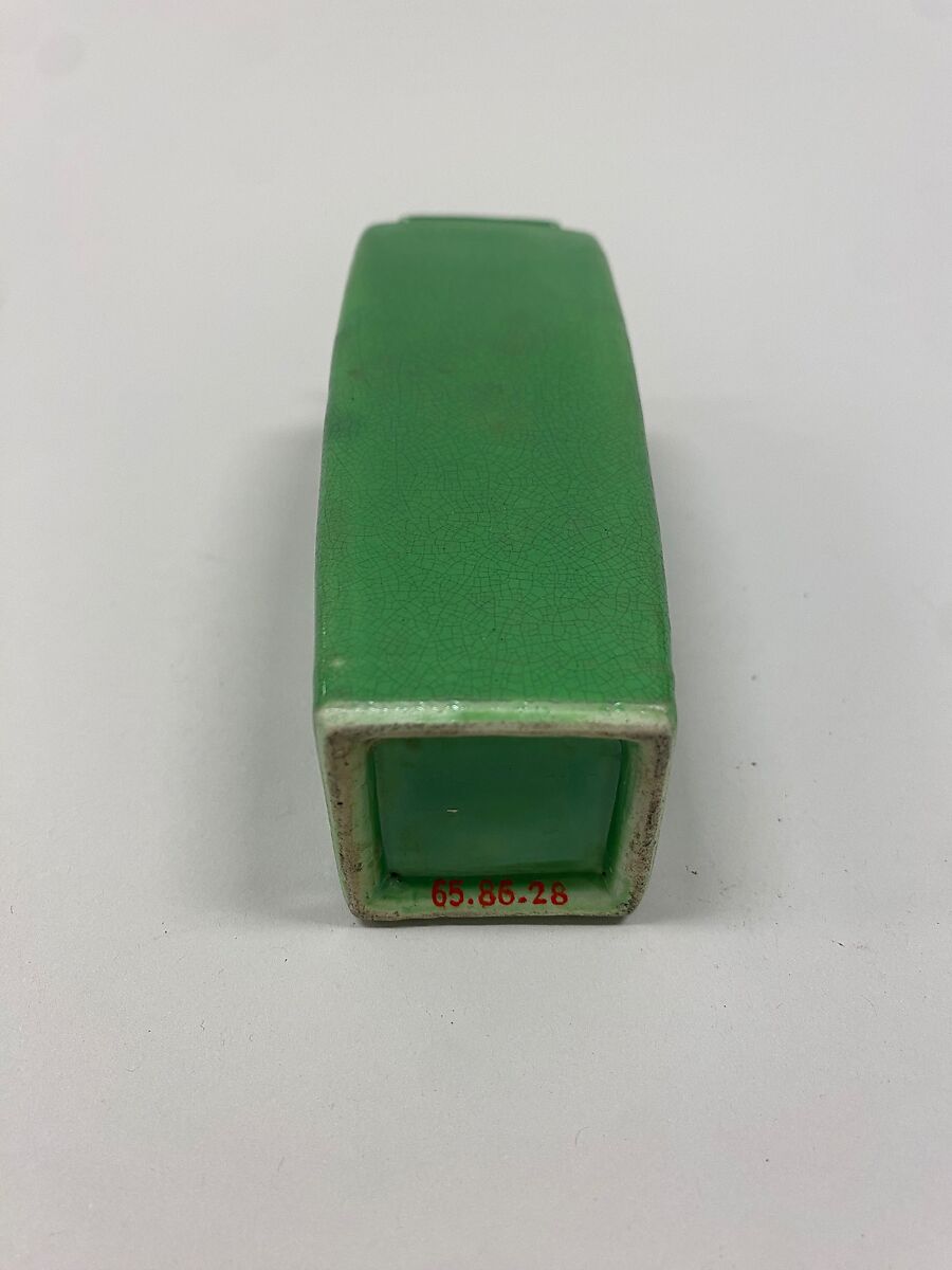 Square vase, Porcelain with green glaze (Jingdezhen ware), China