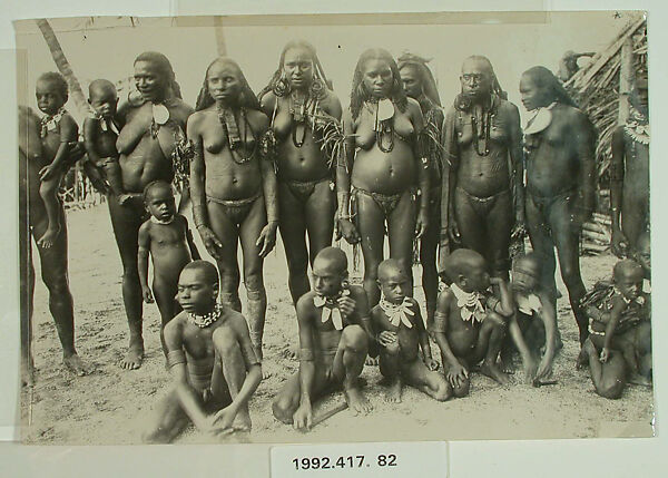 Women and Children, Paul Wirz (Swiss (born Russia), Moscow 1892–1955 Ulopu), Gelatin silver print, Papua, New Guinea, made in Europe 