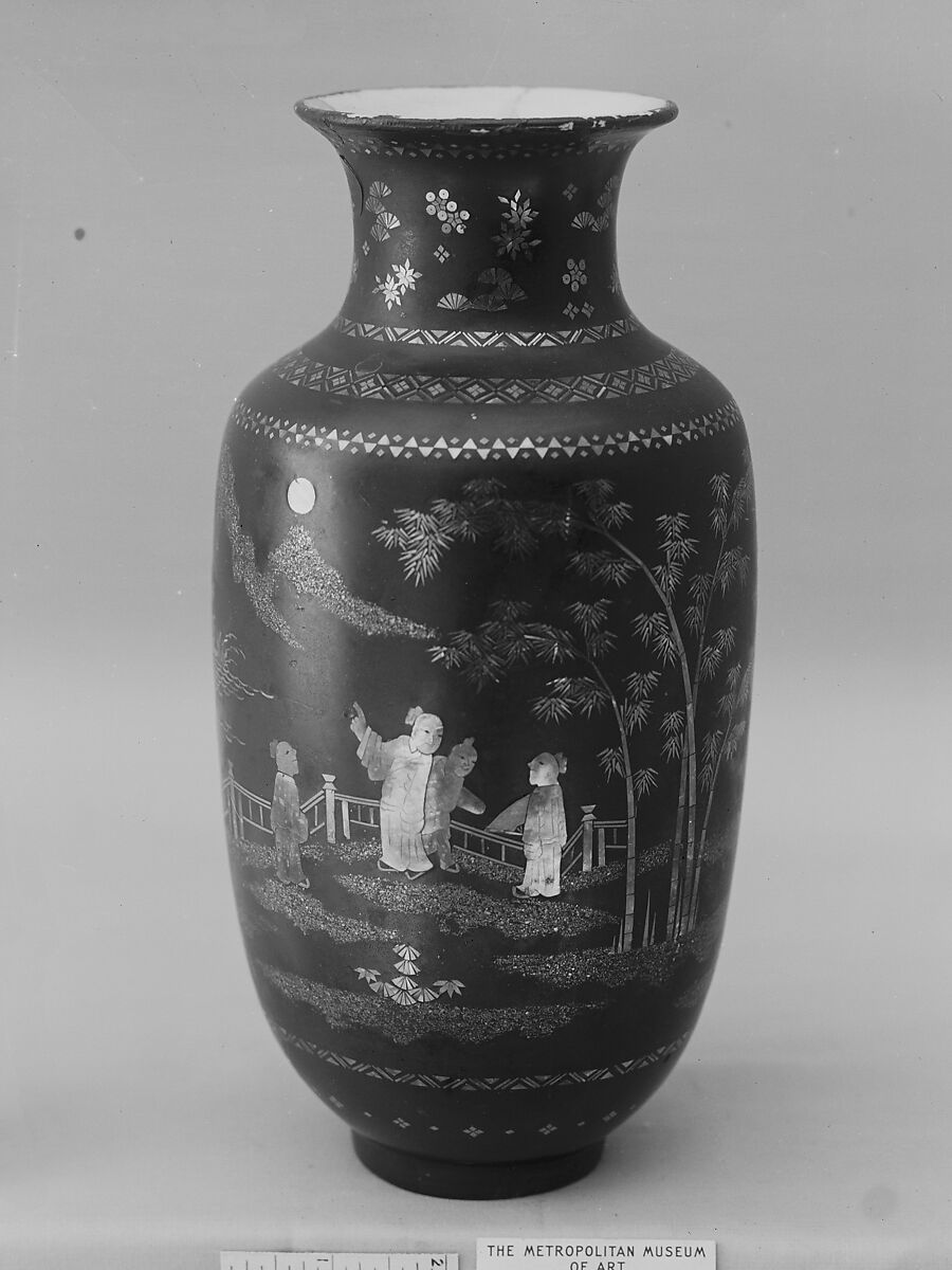 Vase, Porcelain with underglaze blue decoration, coated with black lacquer inlaid with mother-of-pearl (lac burgauté), China 