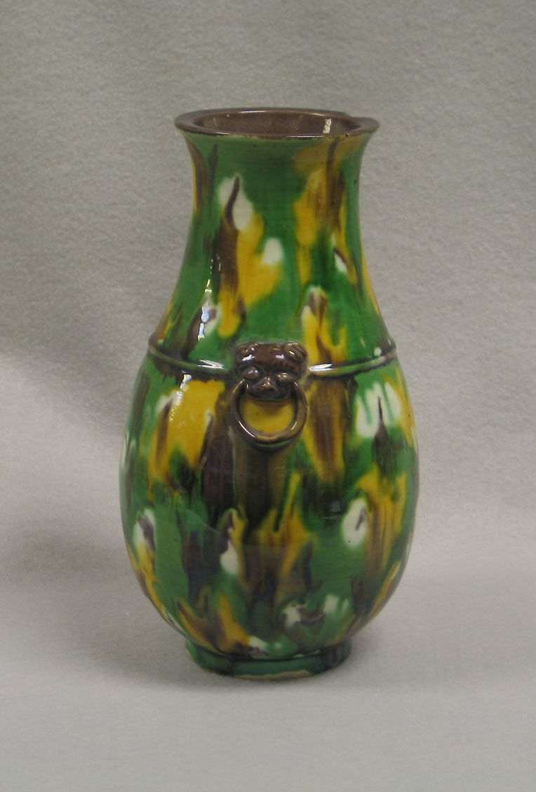 Vase, Porcelain with "egg-and-spinach" glaze, China