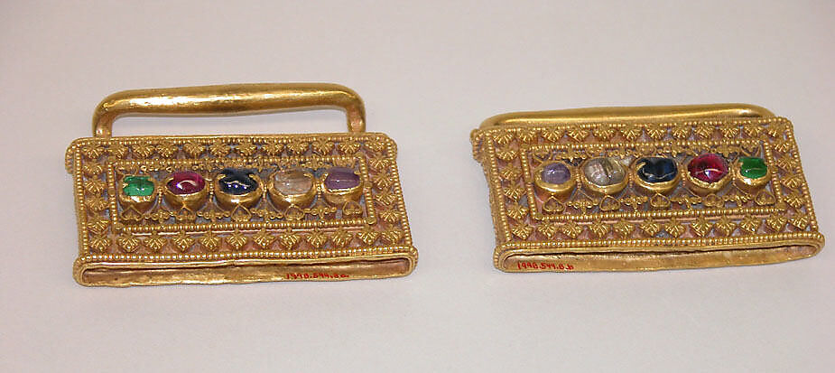 Two-Part Buckle with Inlaid Stones, Gold and inlaid stones, Indonesia