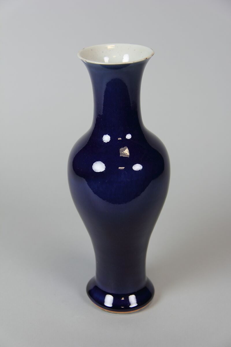 Vase, Porcelain with dark blue glaze, China