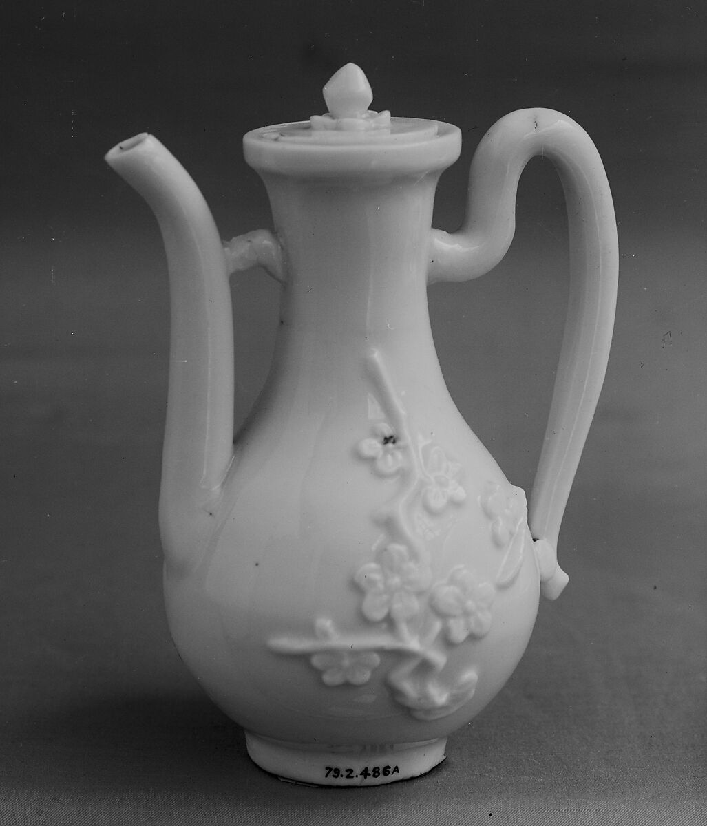 Covered Ewer, Porcelain with a clear glaze, Dehua ware (blanc de chine), China 