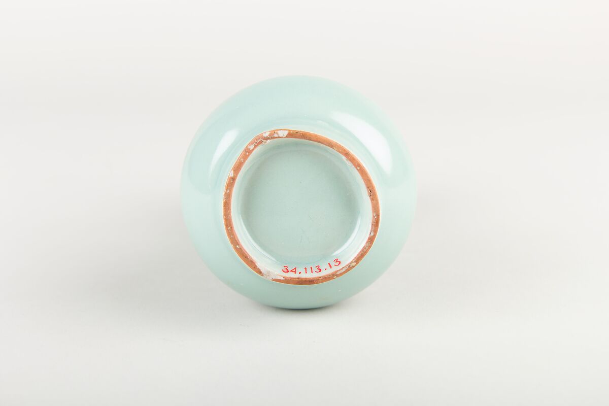 Vase, Stoneware with celadon glaze (Longquan ware); gold lacquer repairs, China