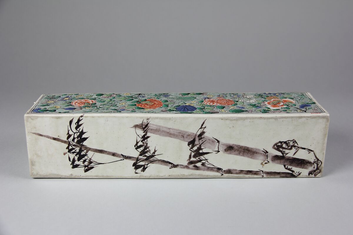Box for Perfume (?), Porcelain painted in famille noire enamels, China