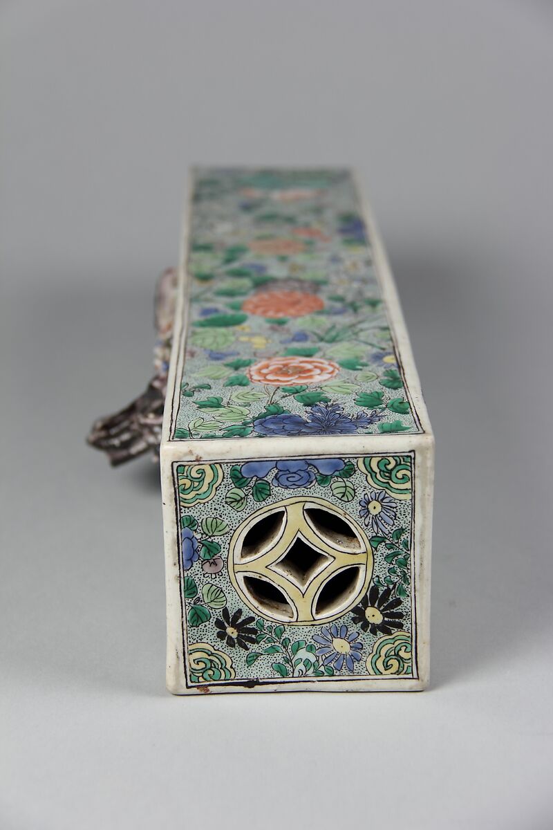 Box for Perfume (?), Porcelain painted in famille noire enamels, China