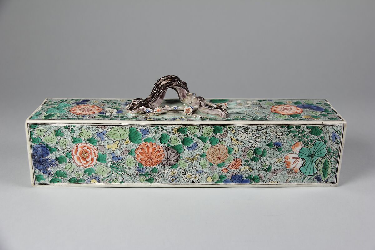 Box for Perfume (?), Porcelain painted in famille noire enamels, China 