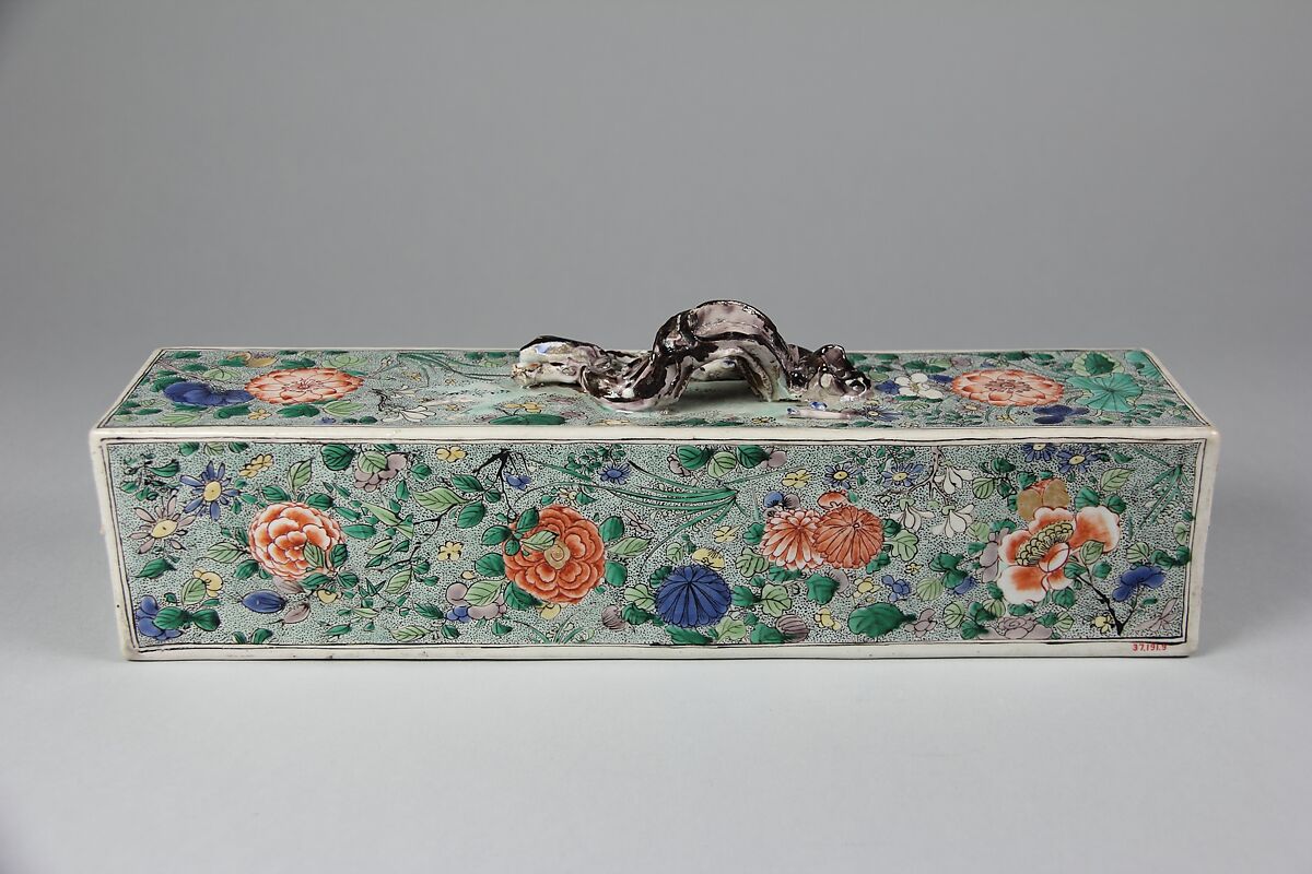Box for Perfume (?), Porcelain painted in famille noire enamels, China