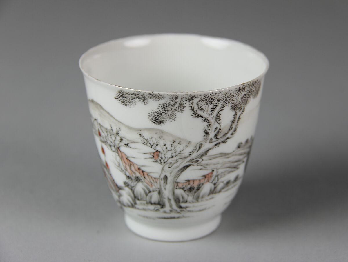 Covered Cup, Porcelain painted in overglaze black, red, and gilt, China