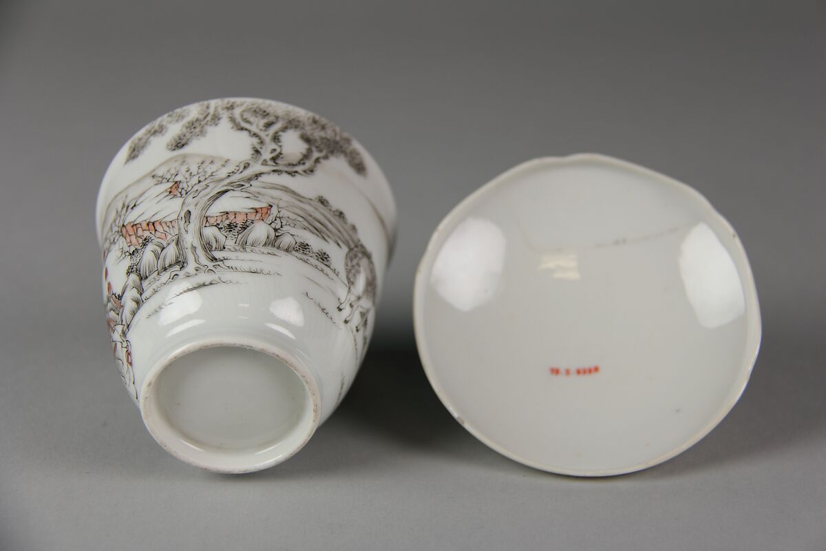 Covered Cup, Porcelain painted in overglaze black, red, and gilt, China